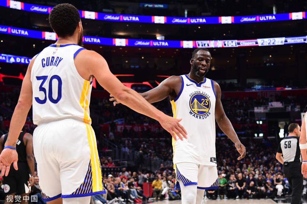 拉科鲁尼亚前锋海滨自拍时不慎摔伤，脸部和手臂轻伤.