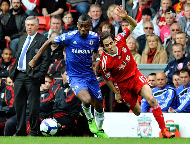 或将司职右边翼卫，29岁国脚巴顿首次代表国足首发出战.