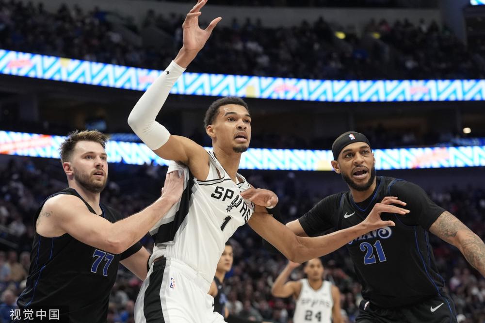 德约科维奇3-0横扫凯茨玛诺维奇，收获温网第100胜.