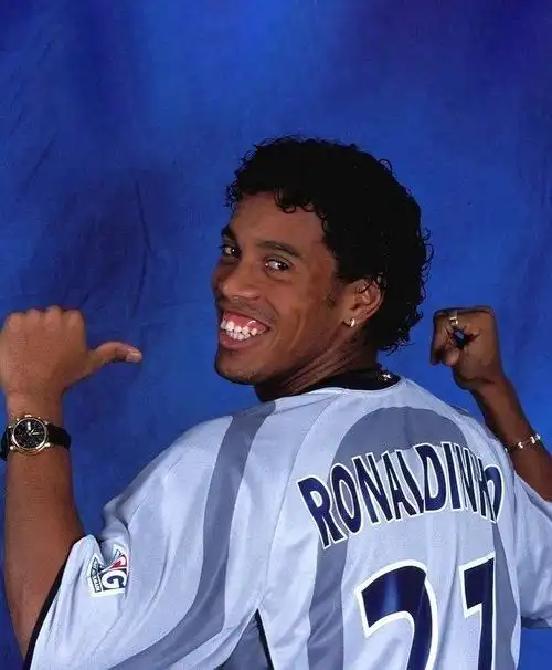 足协第六期裁判评议：上海德比于汉超进球有效判罚正确.