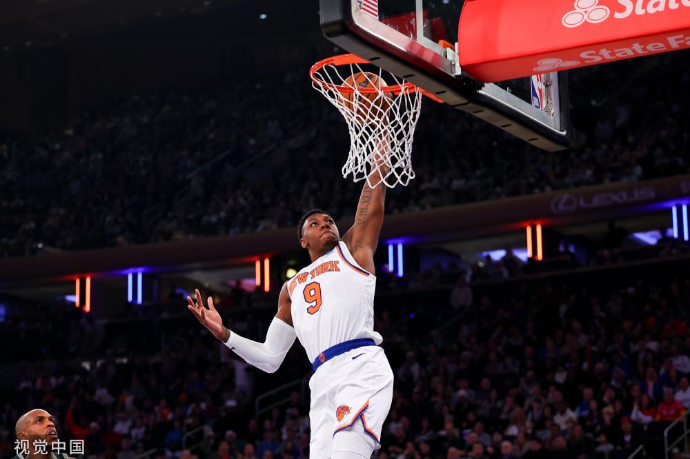 TA：诺维奇前锋萨金特与狼堡正深入谈判，有望重返德甲联赛.