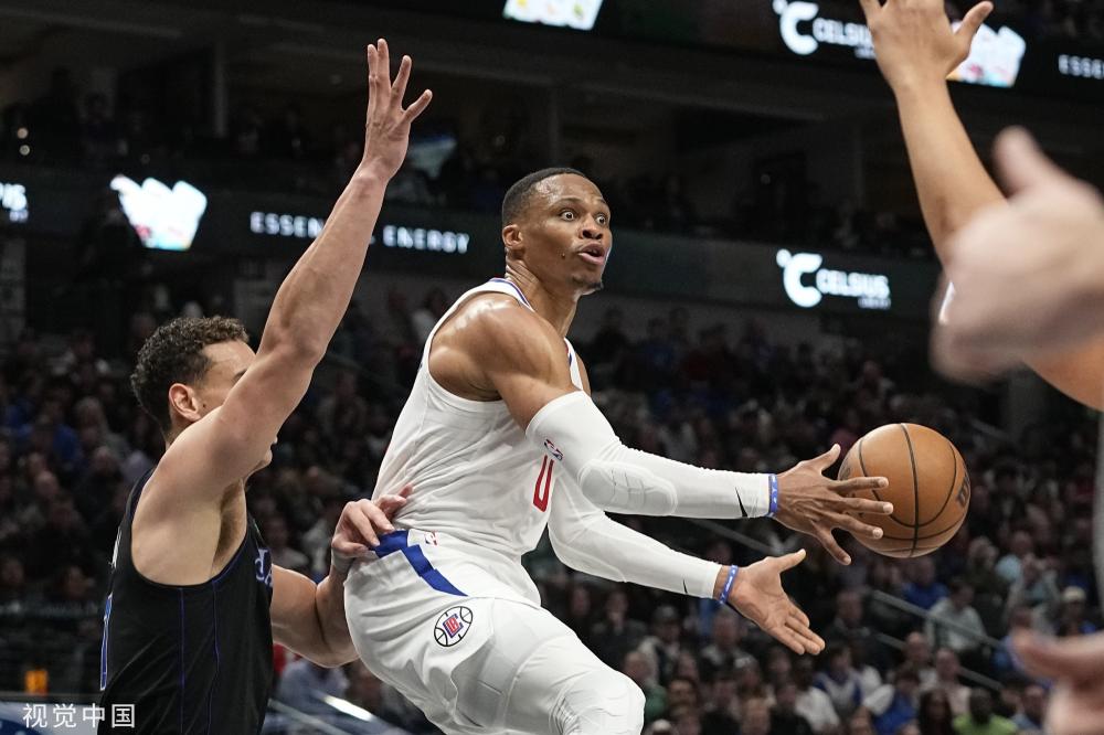 于场上的竞 于场上的竞